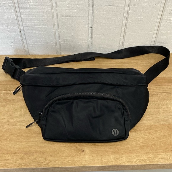 lululemon athletica Bags Lululemon The Rest Is Written Belt Bag 3l
